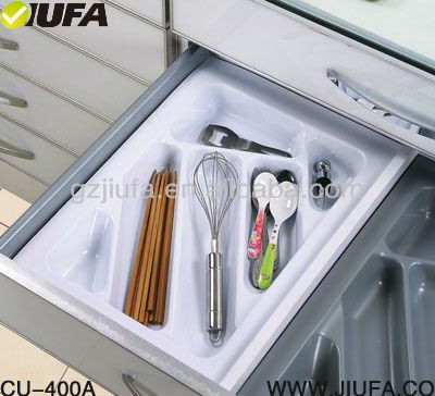 Kitchen cutlery tray